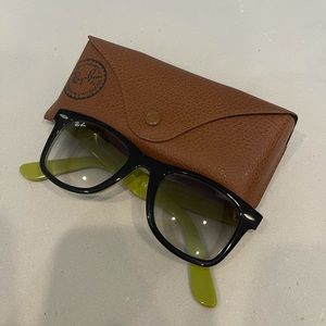 Ray Ban Wayfarer Color Mix (green and black)